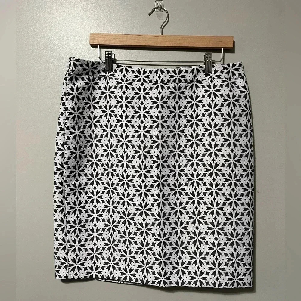 Lord & Taylor Black and White  Floral Pencil Skirt